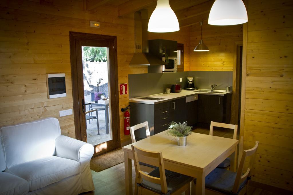 Apartamentos El Bosquet Sant Cugat del Valles Bilik gambar