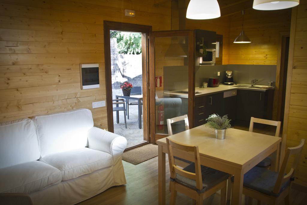 Apartamentos El Bosquet Sant Cugat del Valles Bilik gambar