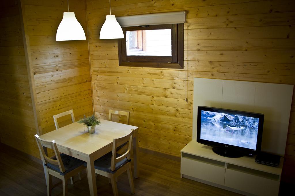 Apartamentos El Bosquet Sant Cugat del Valles Luaran gambar