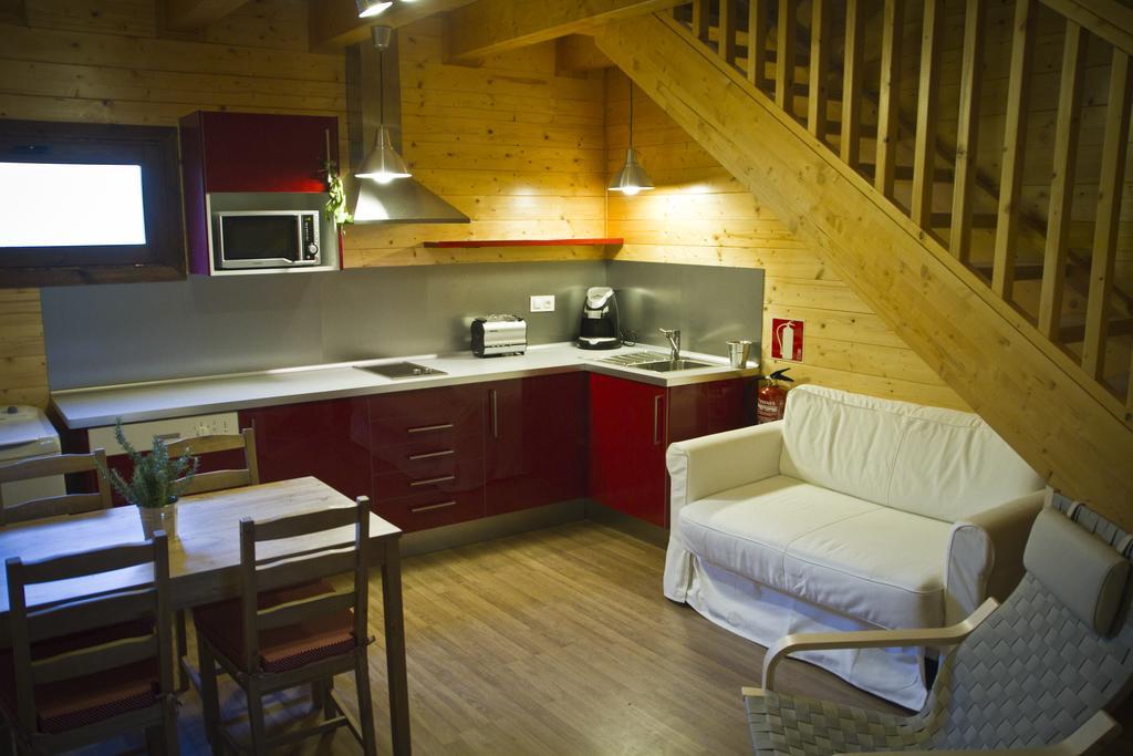 Apartamentos El Bosquet Sant Cugat del Valles Bilik gambar