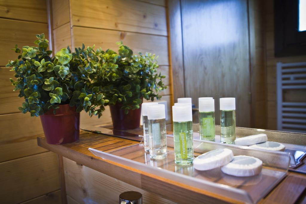 Apartamentos El Bosquet Sant Cugat del Valles Bilik gambar